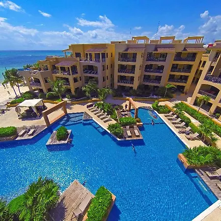 El Faro Oceanfront Apartments